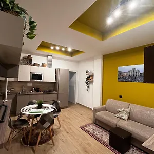 Nel Quartiere Bayres Completamente Rinnovata Appartamento Milano